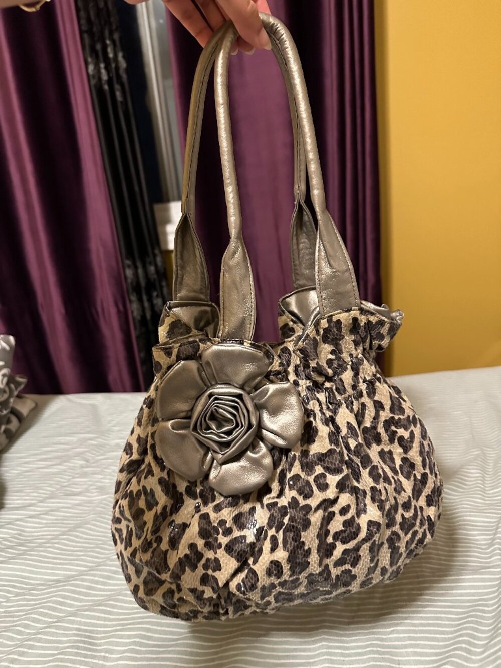 Leopard Gray Printed Bag w Floral Detail